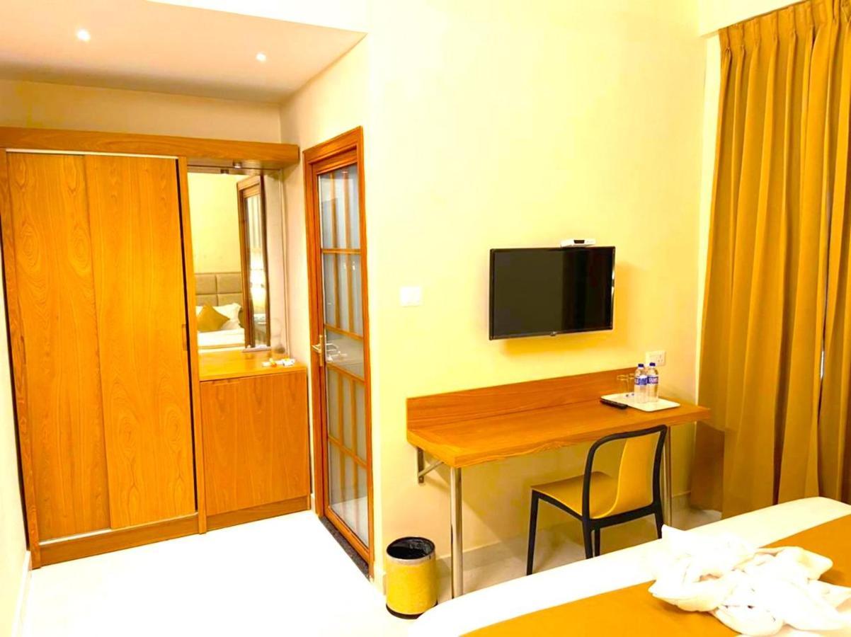 Tag Hotels Irugur Exterior photo