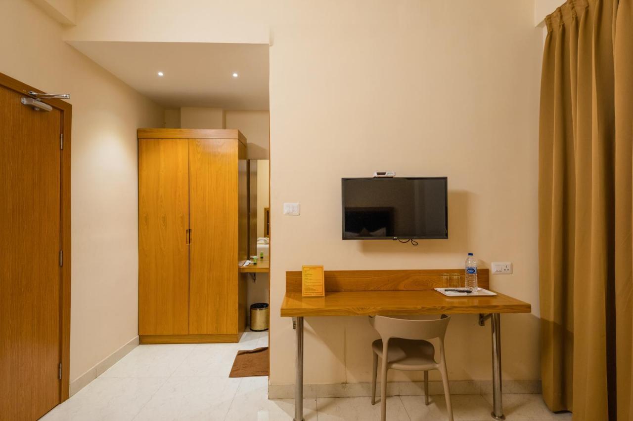 Tag Hotels Irugur Exterior photo